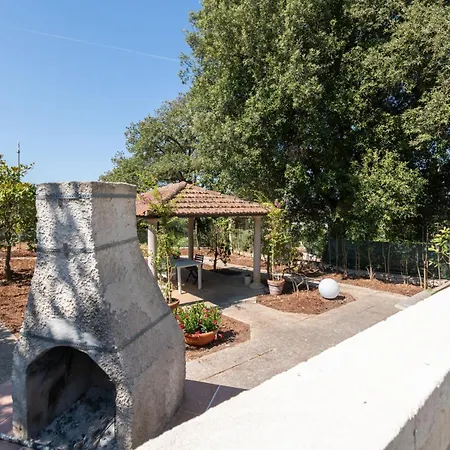Trulli Hesttia Con Vasca Idromassaggio Appartement