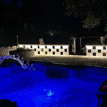 Trulli Hesttia Con Vasca Idromassaggio