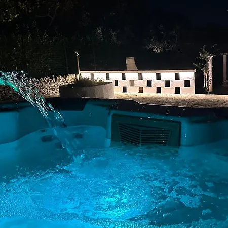 Trulli Hesttia Con Vasca Idromassaggio Appartement