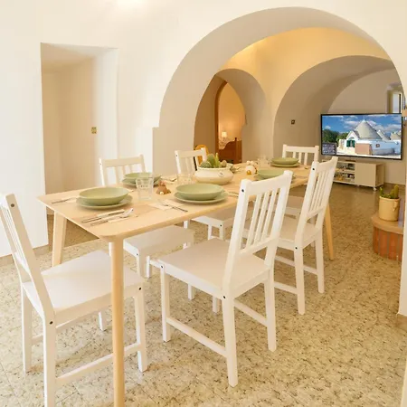 Apartment Trulli Hesttia Con Vasca Idromassaggio